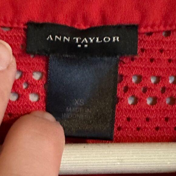 Bright Pink Open knit partial button down blouse Ann Taylor shirt - Picture 3 of 4